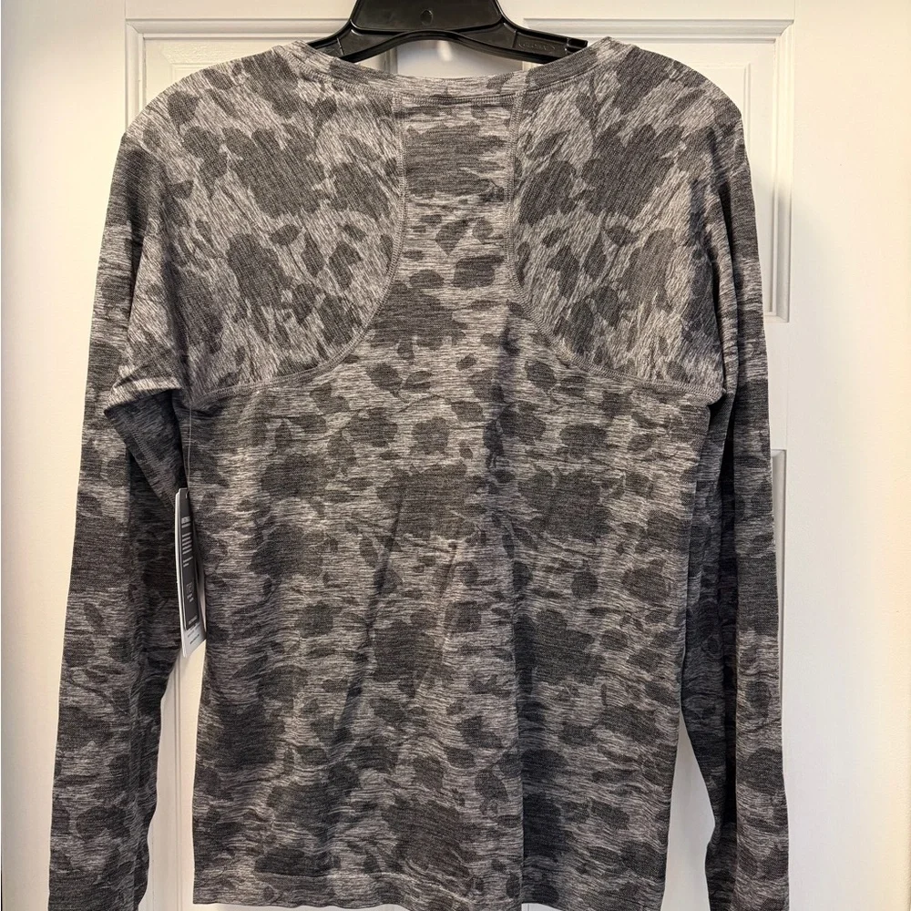 Athleta Momentum Floral Top - Picture 2 of 3